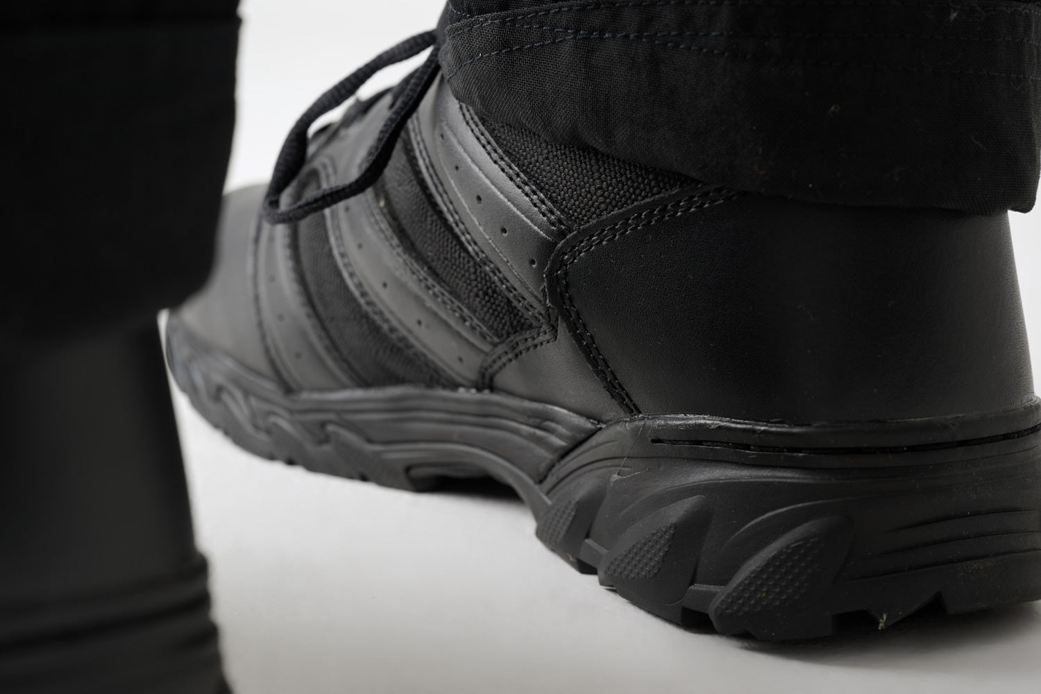 Original Swat Men's Chase Low Performance Shoe